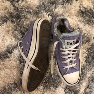 Women’s Size 8 Layered Fabric Converse